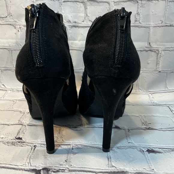 FERGIE Open Toe Black Lace Heels-8 - Picture 4 of 6